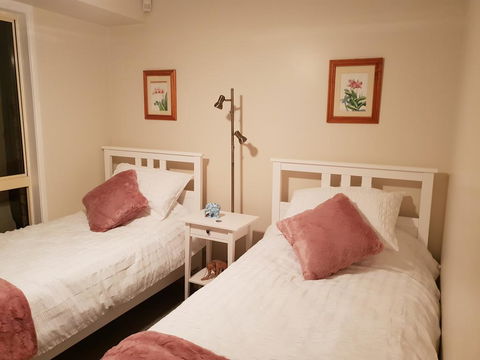 Robyn's Nest - Hosted, Bed And Breakfast - Pubs and Clubs 1