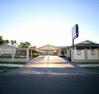 Roma Inland Motor Inn - Go Out