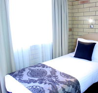 Roma Mid Town Motor Inn - Go Out