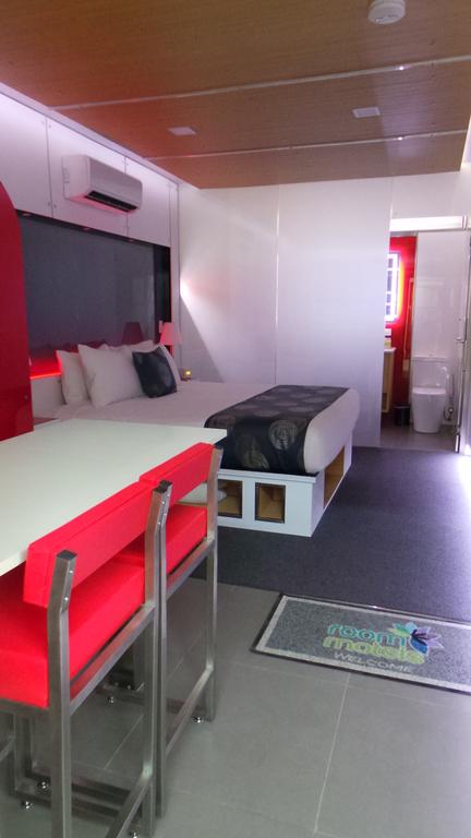 Room Motels Gympie - Pubs and Clubs 2