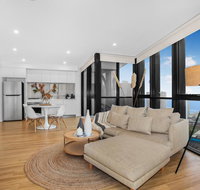 Roomy Apartment with Balcony Parking Ocean Views - Pubs and Clubs