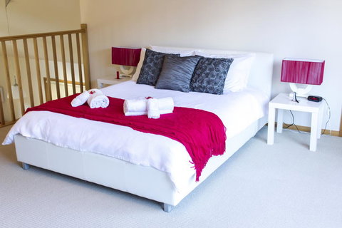 Roosters Rest - Pubs and Clubs 2