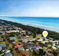 Rosebud Beachhouse Across from Beach - Pubs and Clubs