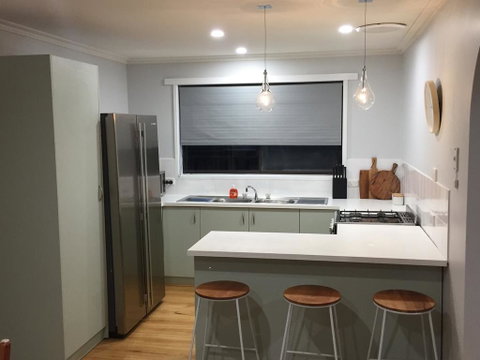 Rosebud Holiday Retreat - 700m To The Beach - Pubs and Clubs 2