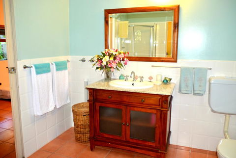Rosecliffe Boutique Farm Cottages - Pubs and Clubs 3