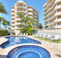 Royal Pacific Resort - Pubs and Clubs