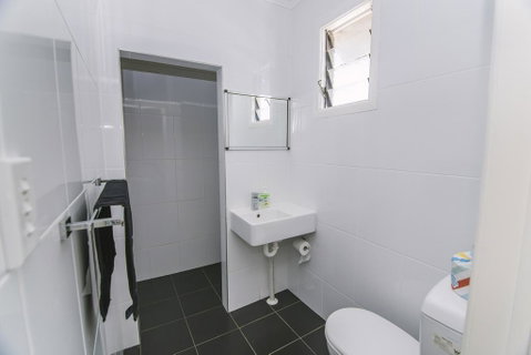 Ryan's Rest Boutique Accommodation - Pubs and Clubs 3