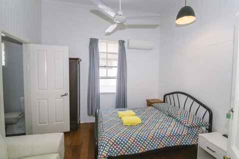 Ryan's Rest Boutique Accommodation - Pubs and Clubs 2