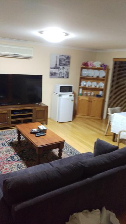 Sallys B&b - Pubs and Clubs 2