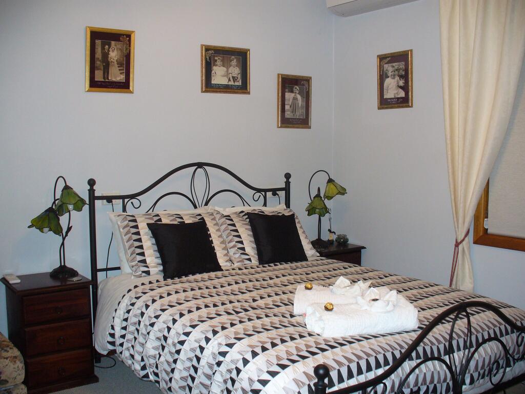 Mcbean Pound SA Pubs and Clubs