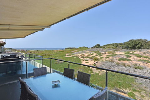 Saltwater Curls Anna Bay Coastal Retreat With Views - Go Out 1