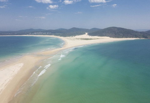 Samurai Beach Bungalows - Port Stephens YHA - Go Out 2