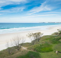 San Simeon Beachfront Apartments Tugun - Go Out