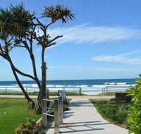 Sanctuary Beach Resort - Pubs and Clubs