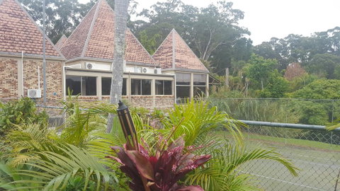 Sanctuary Resort Motor Inn - Pubs and Clubs 2