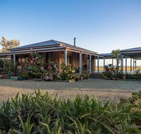 SanctuaryWaratah - Pubs and Clubs