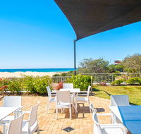 Sandcastles On Currumbin Beach - Pubs and Clubs