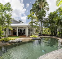 Sandwater-Tropical beachside holiday house - Pubs and Clubs