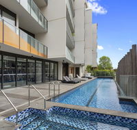 Sandy Hill Apartment by Ready Set Host - Pubs and Clubs