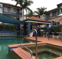 Santana Resort Surfers Paradise - Pubs and Clubs