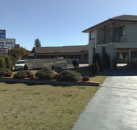 Sapphire City Motor Inn - Go Out