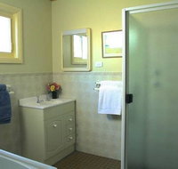 Schoolhouse Cottage American River - Pubs and Clubs