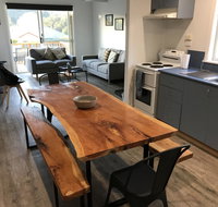 Schoolmasters Digs - Pubs and Clubs