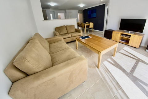 Sea Breeze - Broadwater - Go Out 2