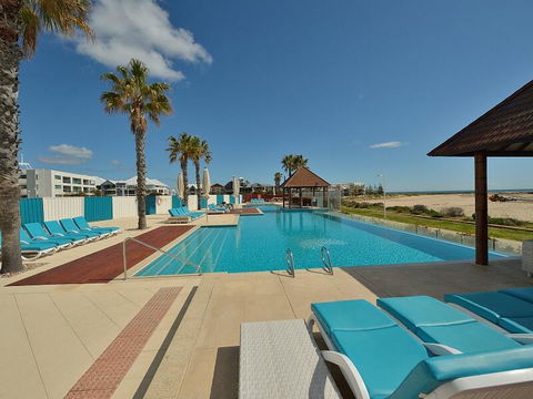 Sea Side 110 - Pubs and Clubs 3