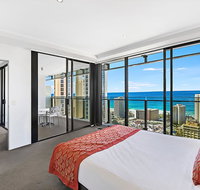 SeaBreeze Holidayz on Cavill Ocean View - Pubs and Clubs