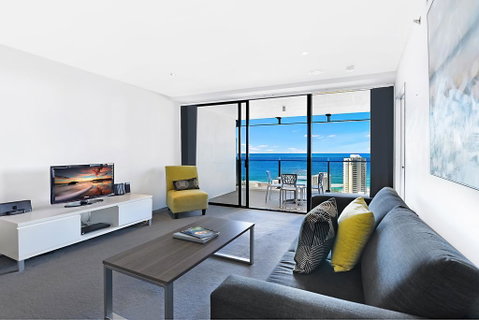 SeaBreeze Holidayz On Cavill Ocean View - Pubs and Clubs 2