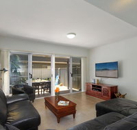 Seachange Townhouse 4 - Pubs and Clubs