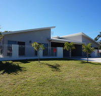 Seadaze 1 - Rainbow Beach Gorgeous unit close to the beach Aircon Pool - Go Out