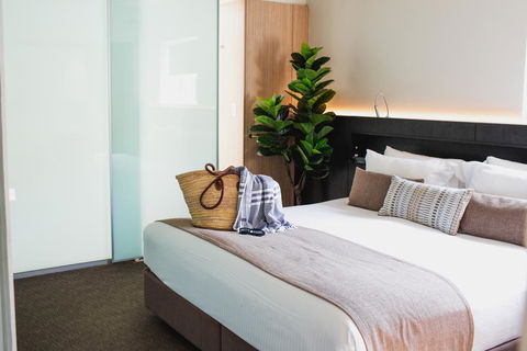 Seahaven Noosa Beachfront Resort - Pubs and Clubs 1