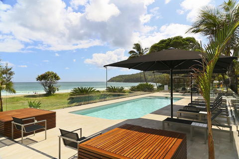 Seahaven Noosa Beachfront Resort - Pubs and Clubs 2