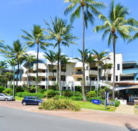 Seascape Holidays - The Peninsula Apartments Adults Only - Pubs and Clubs