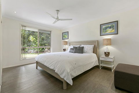 SeaShells At Noosa Heads - Pubs and Clubs 3