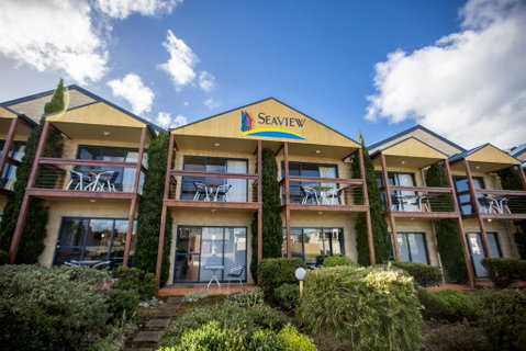 Seaview Motel & Apartments - Pubs and Clubs 0