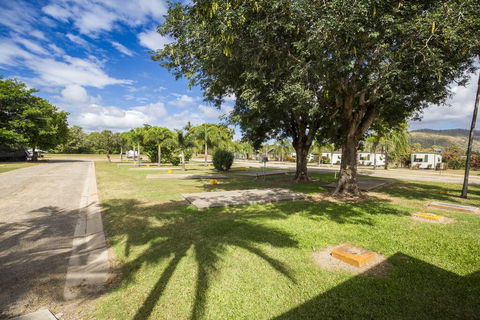 Secura Lifestyle Magnetic Gateway Townsville - Go Out 1