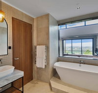 Sequoia Lodge - Pubs and Clubs