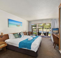 Serenity Bay Studio Apartment - Go Out