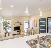 Serpentine Falls Tourist Village - Pubs and Clubs