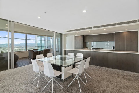 Serviced Apartments By GCLR At Q1 - Pubs and Clubs 1