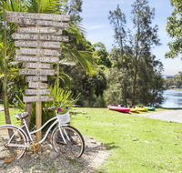 Seven Mile Beach Holiday Park - Pubs and Clubs
