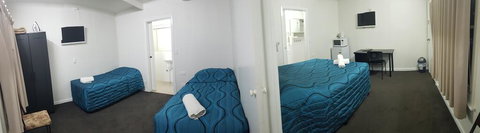 Seymour Motel - Go Out 2