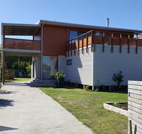 SeymourViews Apollo Bay - Pubs and Clubs