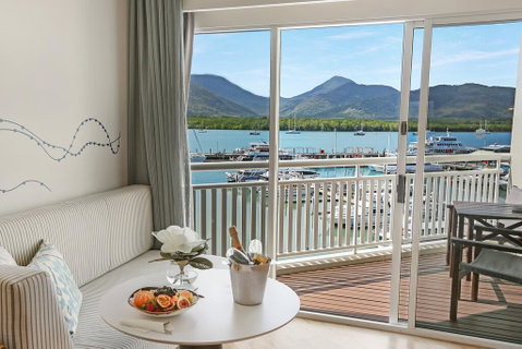 Shangri-La Hotel, The Marina, Cairns - Pubs and Clubs 3