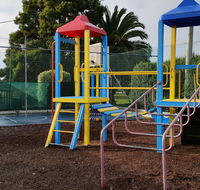 Shearwater Resort - Pubs and Clubs