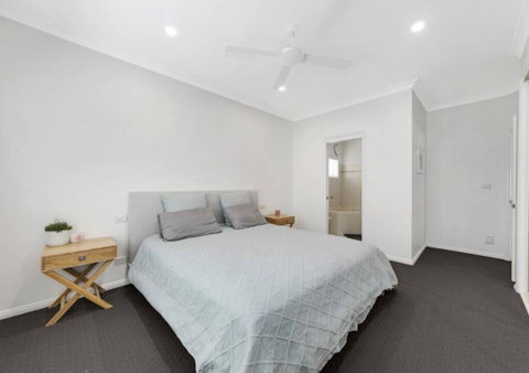 Shelly Beach Family Hideaway - Pool, Beach, Golf - Pubs and Clubs 3