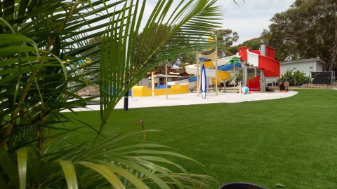 Shelly Beach Holiday Park - Pubs and Clubs 0